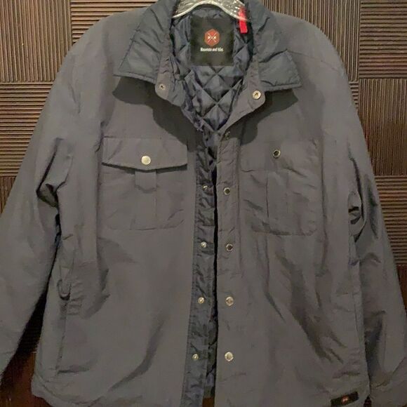 Men’s Mountain and Isles charcoal quilted jacket - Picture 1 of 5